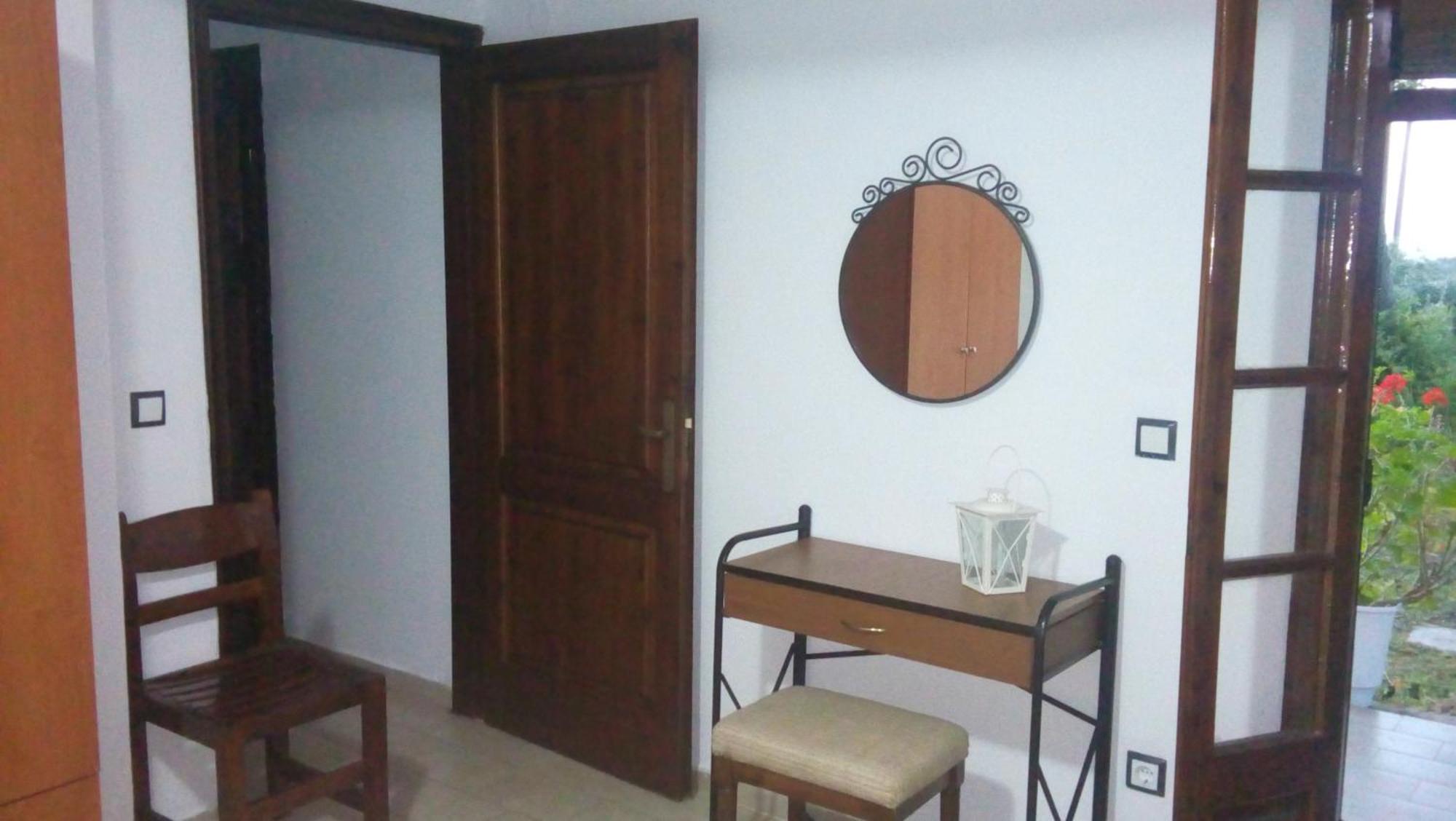 Yiannis Studios Tsilivi  Luaran gambar