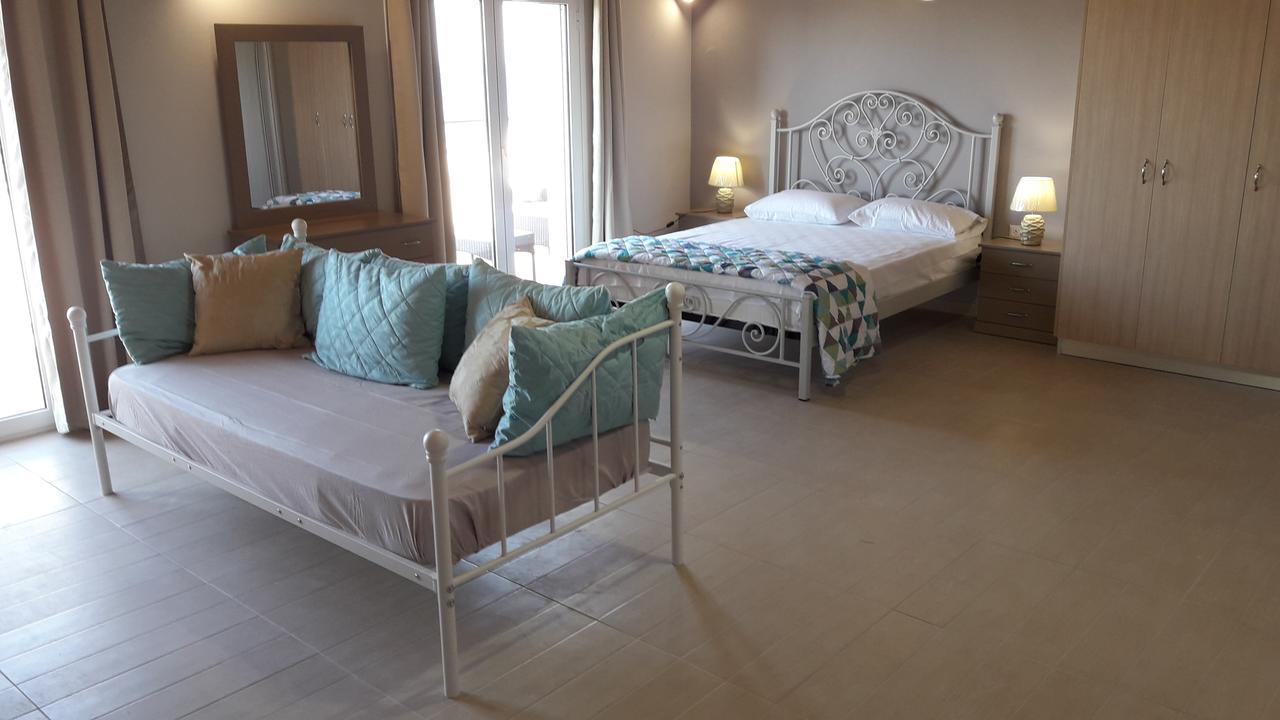 Yiannis Studios Tsilivi  Luaran gambar